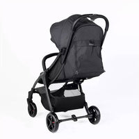 M2 Onyx kompakter Kinderwagen Mast Schweizer Design