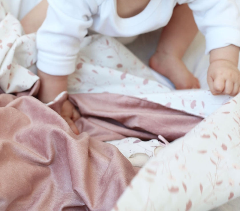 Couverture bébé fille - Fleurs Rose et Lili